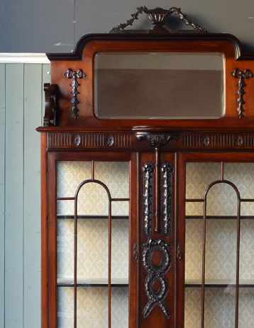 k-881-f アンティークパーラーキャビネットのアップ