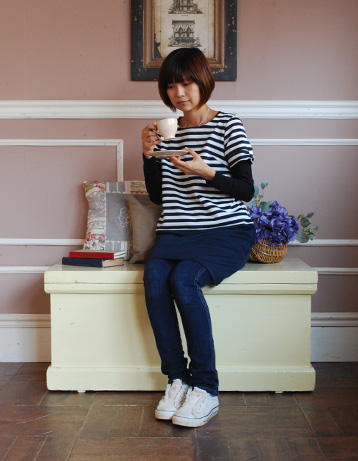 k-907-f アンティークブランケットボックス（クリーム）のモデル入り