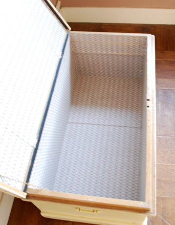 k-907-f アンティークブランケットボックス（クリーム）のオープン時