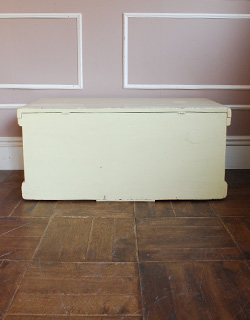 k-907-f アンティークブランケットボックス（クリーム）の後ろ