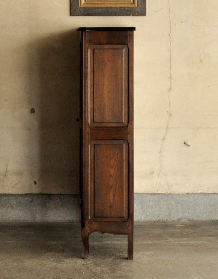 k-928-f アンティークカップボードの横