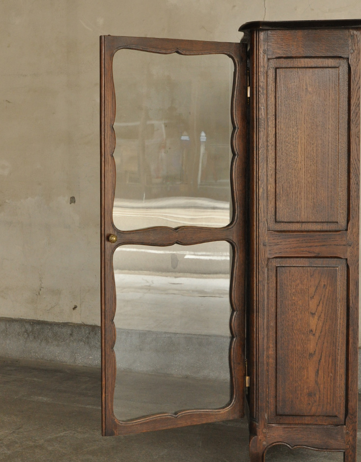 k-928-f アンティークカップボードの装飾