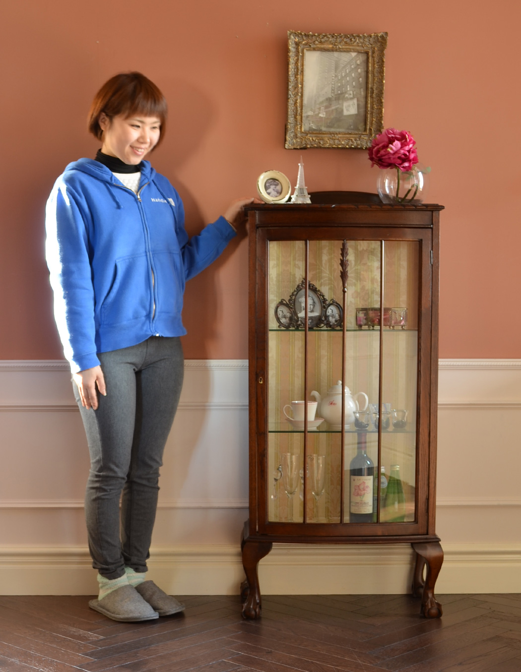 k-938-f アンティークガラスキャビネットのモデル入り