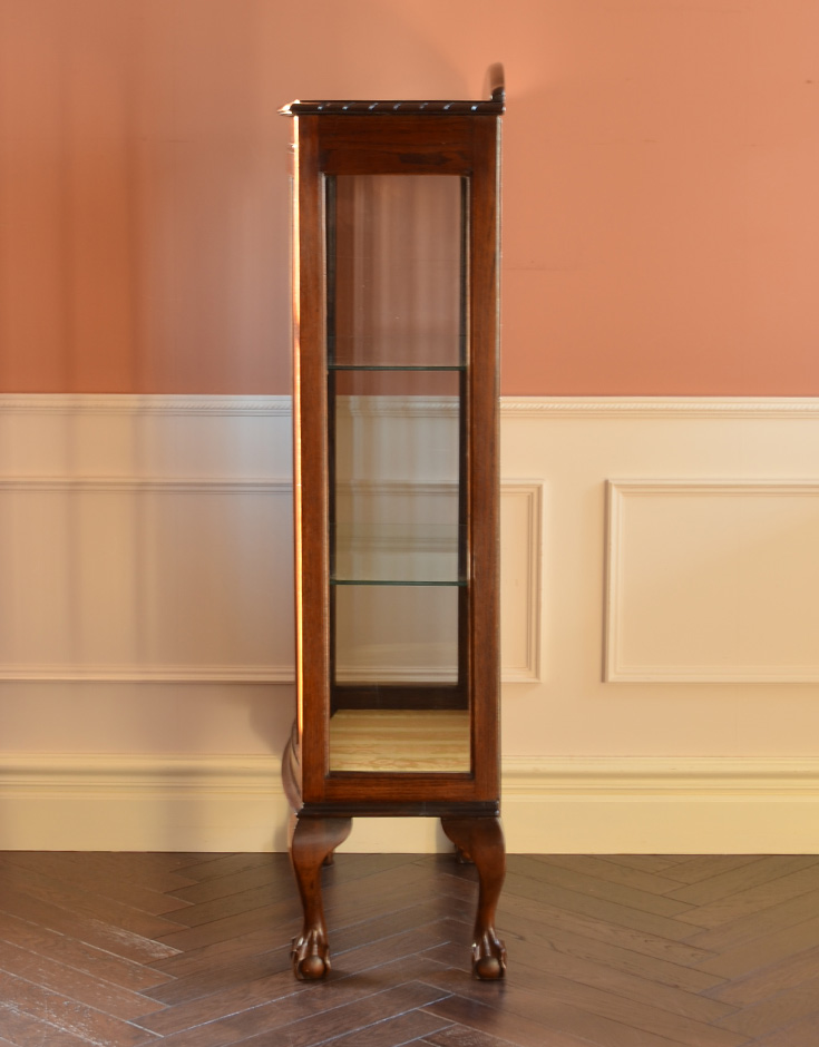 k-938-f アンティークガラスキャビネットの横