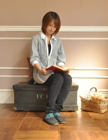 座って、使って、収納バッチリ。アンティークブランケットＢＯＸ