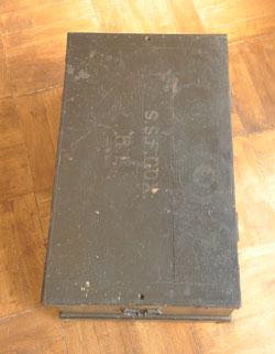 座って、使って、収納バッチリ。アンティークブランケットＢＯＸ