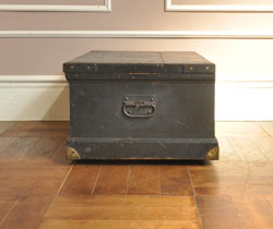 座って、使って、収納バッチリ。アンティークブランケットＢＯＸ