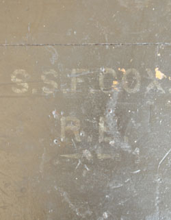 座って、使って、収納バッチリ。アンティークブランケットＢＯＸ