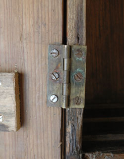 座って、使って、収納バッチリ。アンティークブランケットBOX