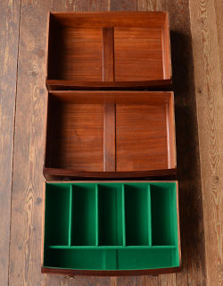 m-262-f アンティークサイドボードの引き出し内