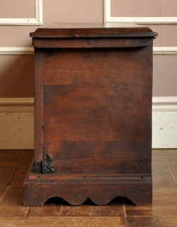 m-266-f アンティークブランケットボックスの横