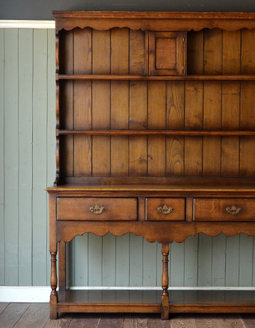 m-268-f アンティークドレッサーのアップ