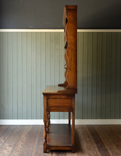 m-268-f アンティークドレッサーの横