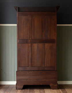 m-270-f アンティークワードローブの後ろ