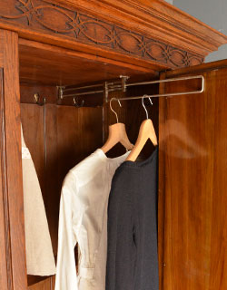m-270-f アンティークワードローブのハンガー