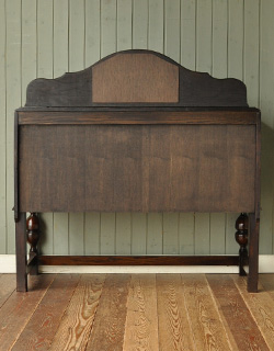 m-310-f アンティークサイドボードの後ろ