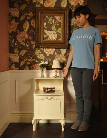 m-329-f アンティークベッドサイドキャビネットのモデル入り