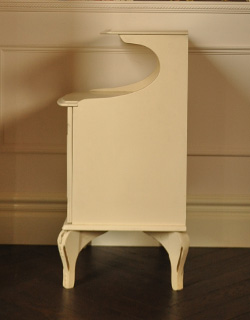 m-329-f アンティークベッドサイドキャビネットの横