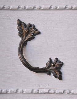 ずっと座っていたくなる私のお気に入りの場所！ホワイトのアンティーク ドレッサー