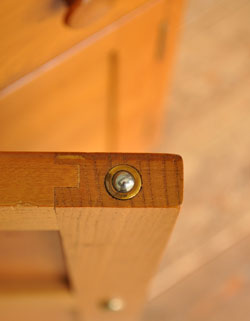 家族の集まるリビングをグッとオシャレに。アンティーク アーコール サイドボード