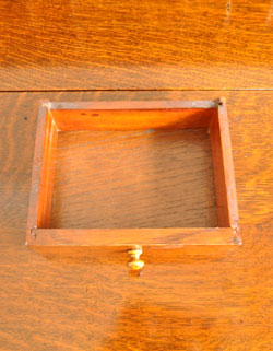 上品でシンプルな佇まいが魅力的な
アンティーク ビューロー