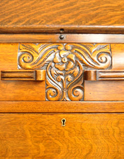 上品でシンプルな佇まいが魅力的な
アンティーク ビューロー