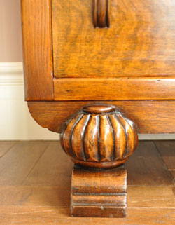 上品でシンプルな佇まいが魅力的な
アンティーク ビューロー