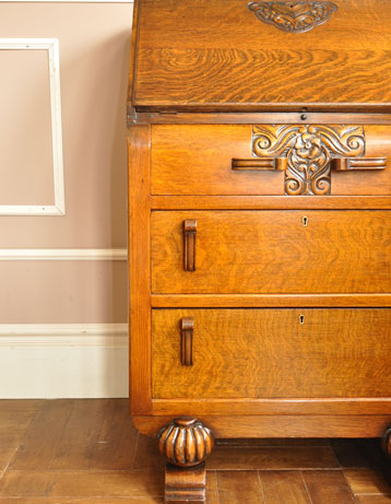 上品でシンプルな佇まいが魅力的な
アンティーク ビューロー