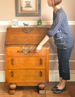 上品でシンプルな佇まいが魅力的な
アンティーク ビューロー