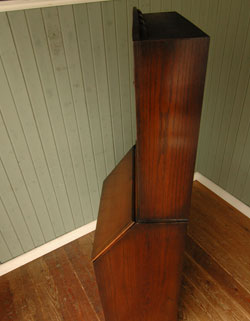 本棚と机。両方欲しい人のためのビューローブックケース