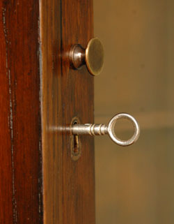 本棚と机。両方欲しい人のためのビューローブックケース