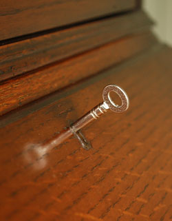 本棚と机。両方欲しい人のためのビューローブックケース