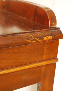 私のお家がギャラリーに変身！美しいガラスのキャビネット