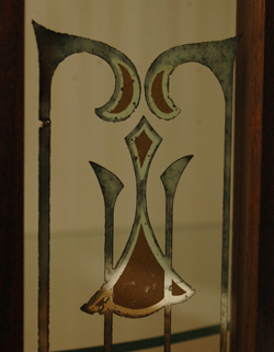 私のお家がギャラリーに変身!美しいガラスのキャビネット