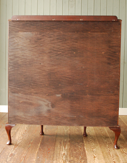 私のお家がギャラリーに変身！美しいガラスのキャビネット