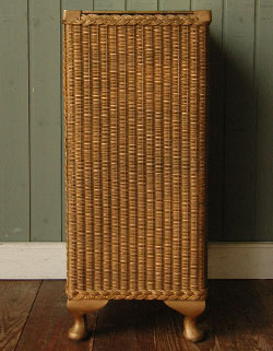 心やすらぐ癒しの空間をあなたに･･･ロイドルーム テーブル