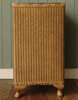 心やすらぐ癒しの空間をあなたに･･･ロイドルーム テーブル