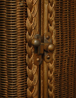 心やすらぐ癒しの空間をあなたに･･･ロイドルーム テーブル