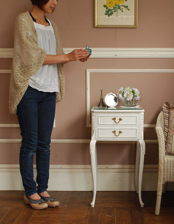 q-161-f アンティークベッドサイドチェスト