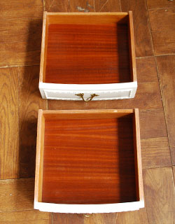 q-161-f アンティークベッドサイドチェスト