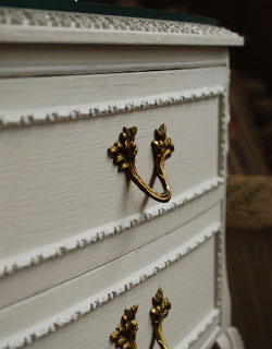 q-161-f アンティークベッドサイドチェスト