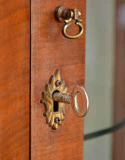 q-165-f アンティーク ガラスキャビネット