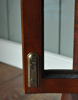 q-172-f アンティーク ガラスキャビネット