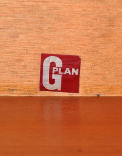 q-194-f アンティークのベッドサイドチェスト