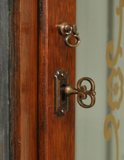 q-206-f アンティーク ガラスキャビネット