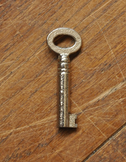 q-220-f アンティーク ガラスキャビネット