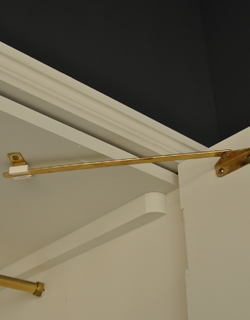 q-237-f アンティークワードローブ