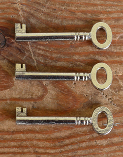 鍵の形もアンティークらしく、とっても可愛いです。(q-239-f) q-239-f アンティークのビューローブックケース