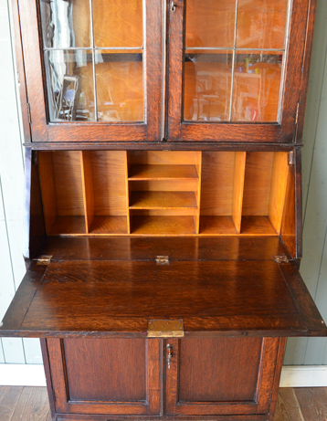 文房具や本をしまうのにピッタリの棚。使い勝手抜群です。(q-239-f) q-239-f アンティークのビューローブックケース