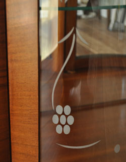 q-281-f アンティークのガラスキャビネット中身